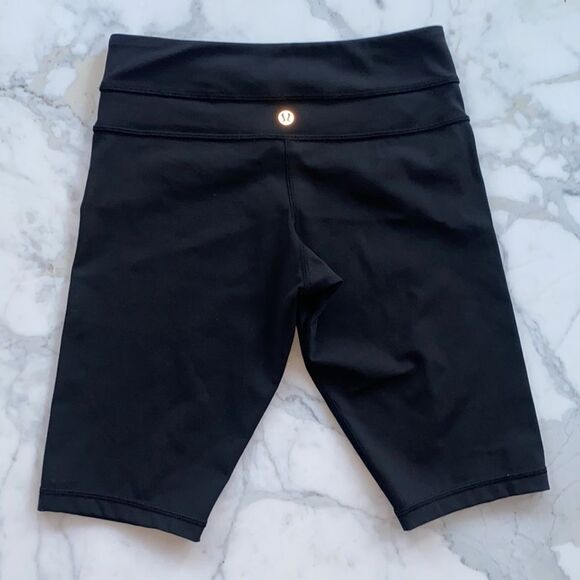 Lululemon Shorts Biker Black Size 4 Tall active Athletic‎ - Picture 1 of 12